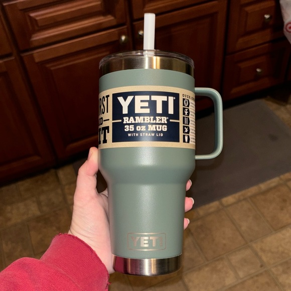35 oz Yeti Rambler w Straw - Picture 2 of 4